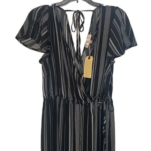 B-O-G Collective Black and White Striped Criss Cross Jumpsuit Pockets Medium NWT - Picture 1 of 10